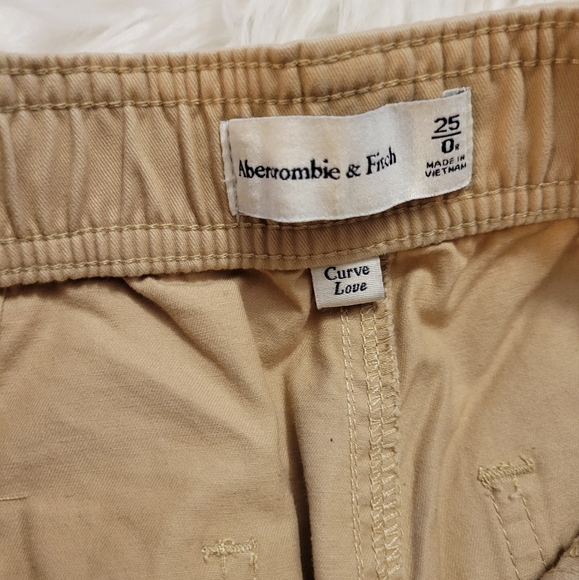 Abercrombie and Fitch Curve Love Relaxed Cargo Pants - khaki - Picture 4 of 8